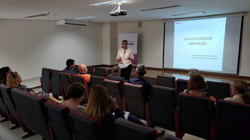 reunio-dengue-09dez2019-aliz-lambiazzi-secom_49195060487_o-1024x576 Barueri se adianta na ofensiva contra a dengue e convoca população