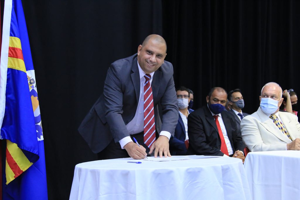 135025706_3442477345851413_3533133891283151732_o-1024x683 Prefeito Marcos Tonho e vereadores de Santana de Parnaíba tomam posse