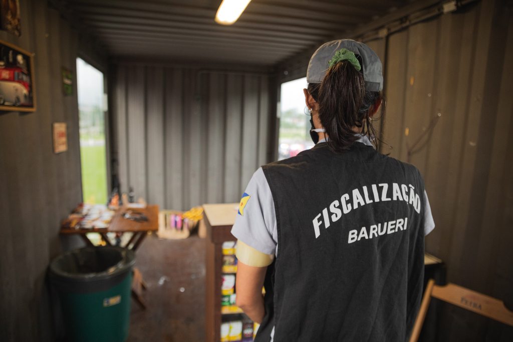 1Q8A3732-1024x683 Ação integrada da Guarda com Secretarias lacra bares que promoviam aglomerações em Barueri